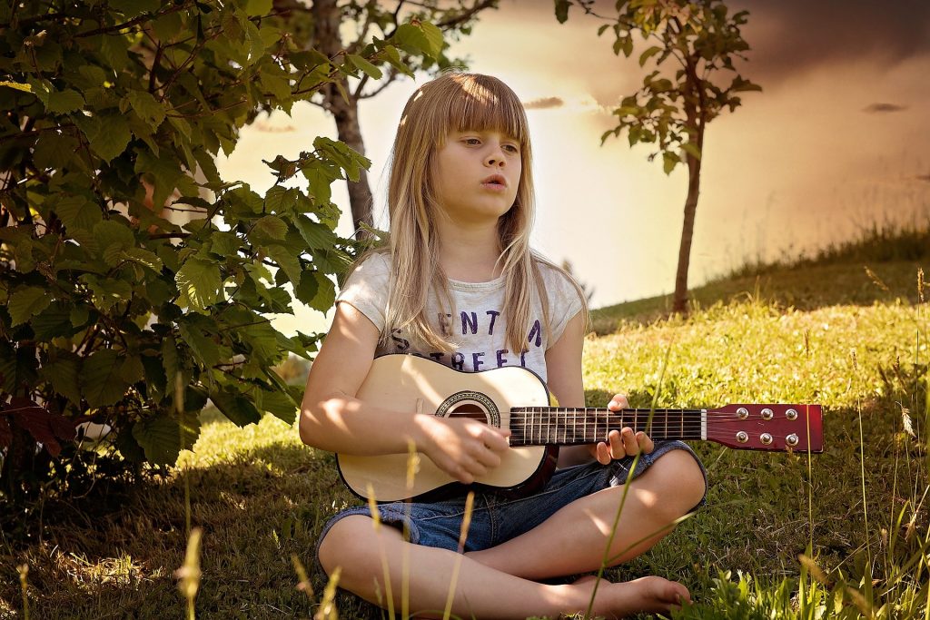 BUILDING YOUR CHILD'SCREATIVITY AND EMOTIONAL HEALTH